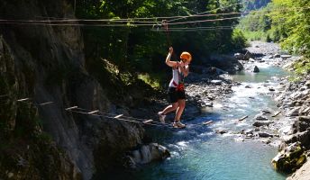 Teambuilding im Hochseilgarten Teambuilding im Hochseilgarten