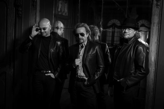 nightfever-pressefoto-sw.jpg