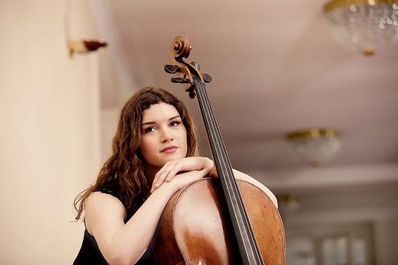 Julia Hagen c Julia Wesely.jpg