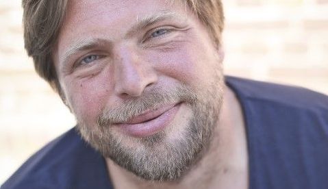 © Maria Stratmann Portraitbild 3 (Klein).jpg