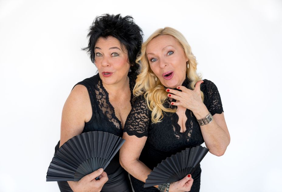 Die Feuerbienen_l. Sabine Marte - r. Christine Nachbauer_(c) Birgit Riedmann.jpg